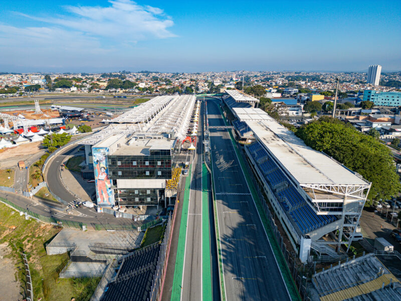Operação da BlueTie em evento de test ride em autódromo