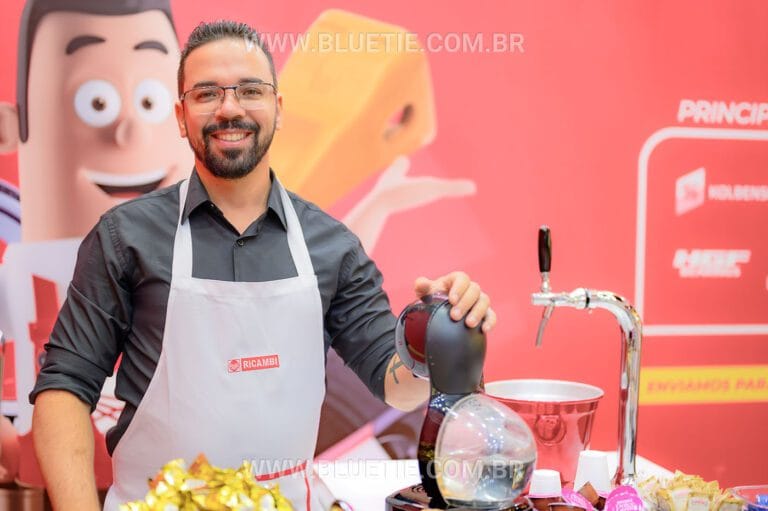 Garçom da BlueTie em um evento