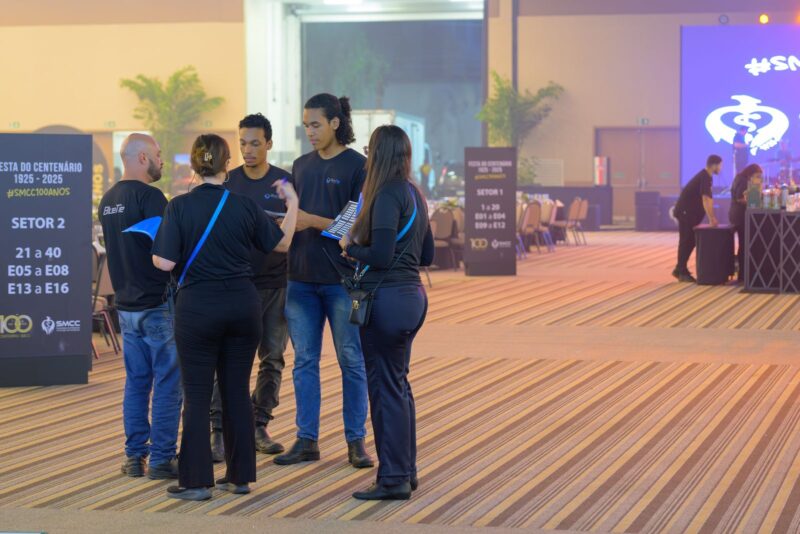 Profissionais da BlueTie durante a operação da Festa do Centenário da SMCC
