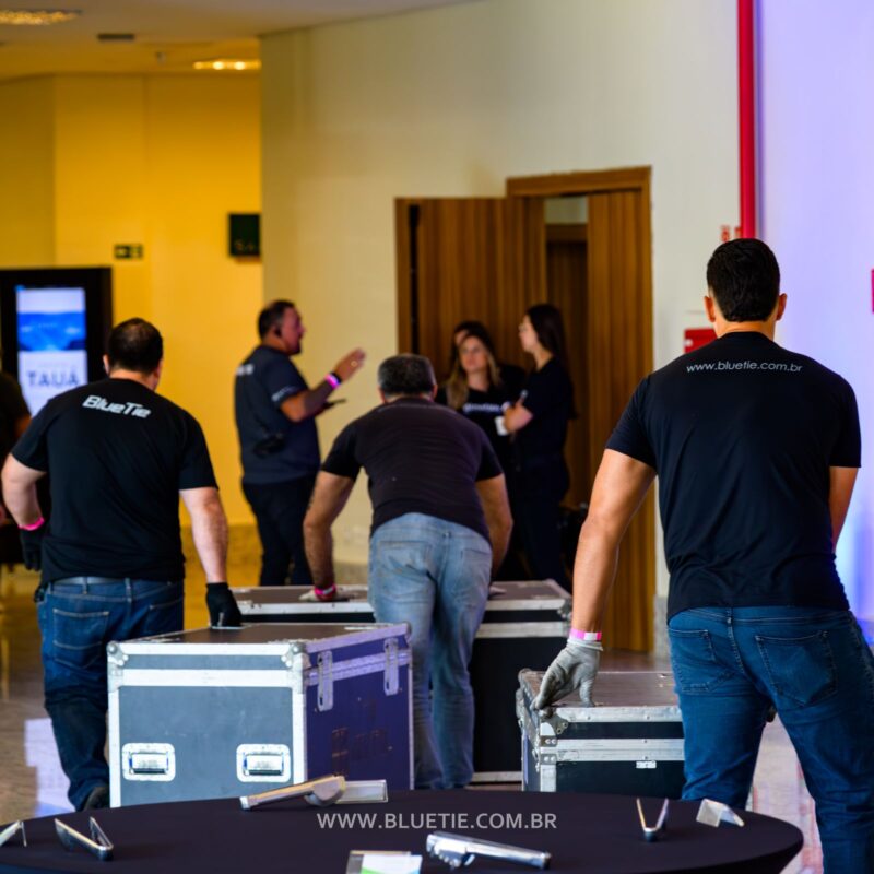 Equipe da BlueTie durante a operação de um evento