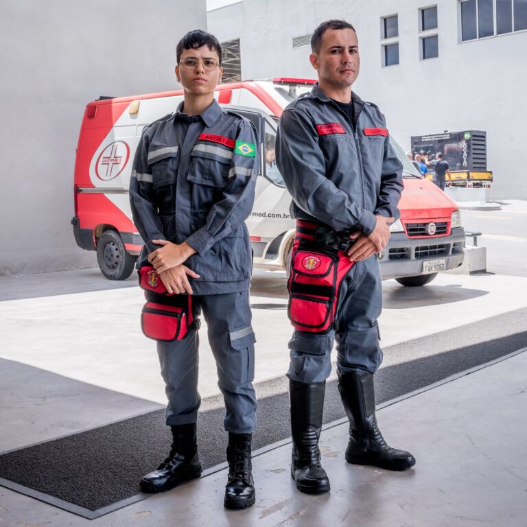 Bombeiro civil e brigadista da BlueTie em um evento