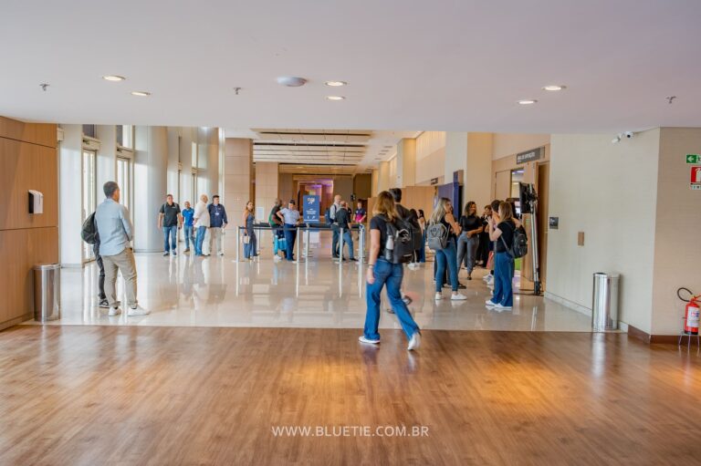 Equipe de fotografia e filmagem da BlueTie em um evento