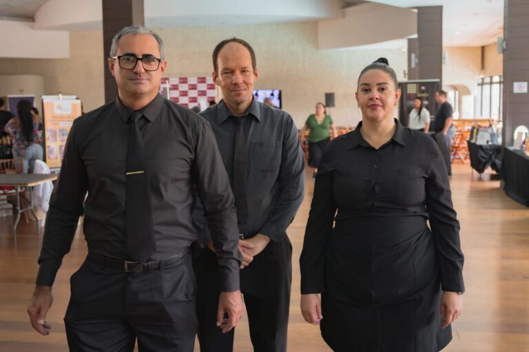 Garçom da BlueTie em um evento