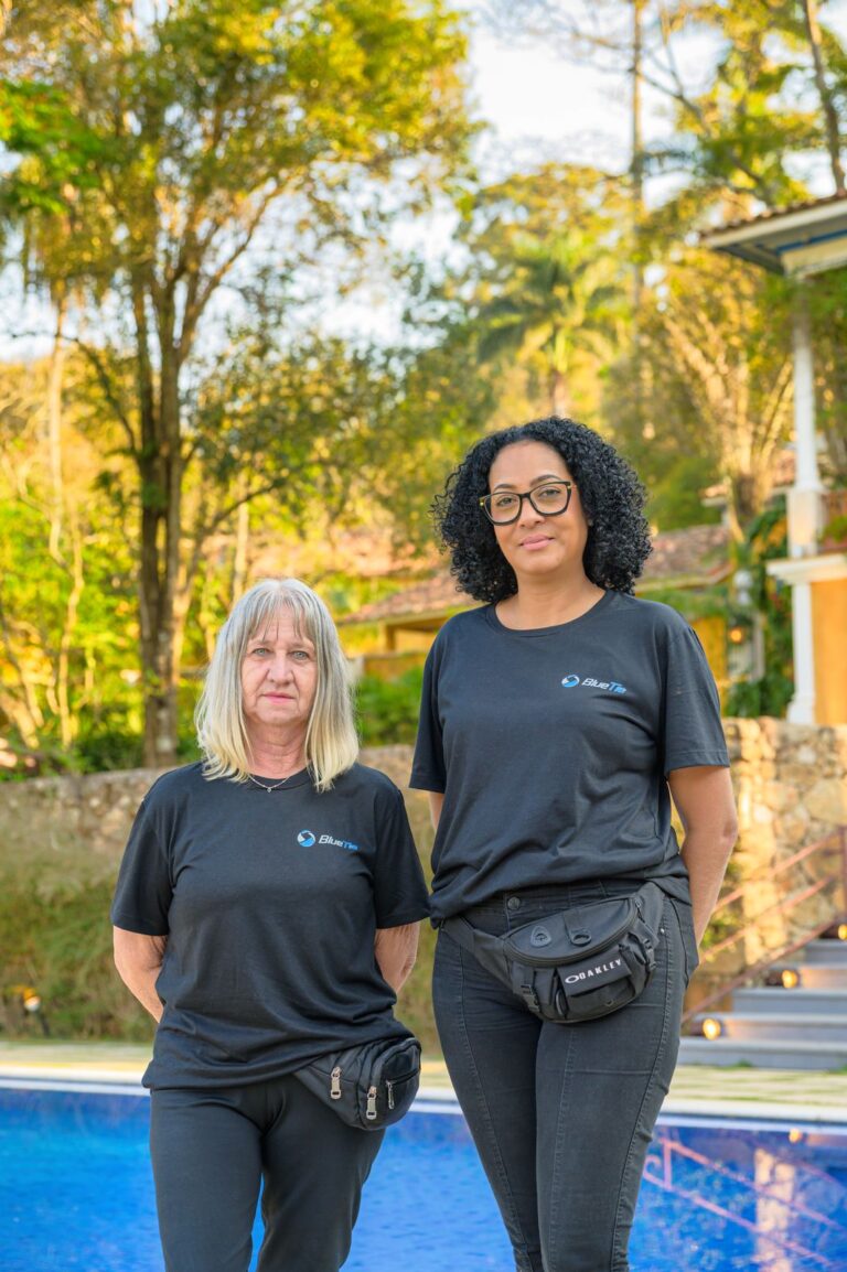 Equipe de limpeza da BlueTie em um evento