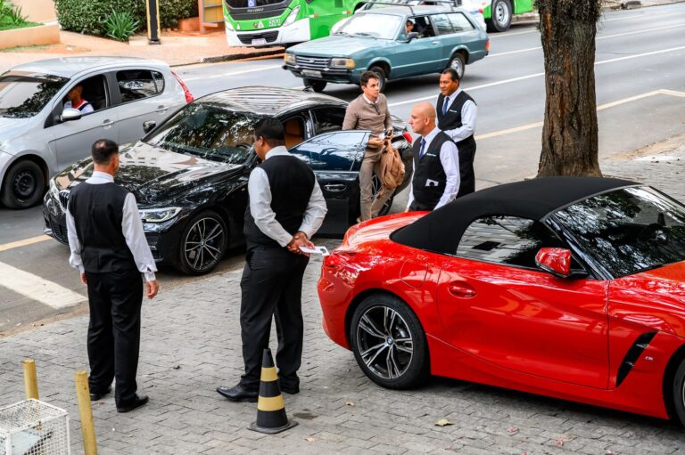 Manobrista da BlueTie no valet de um evento