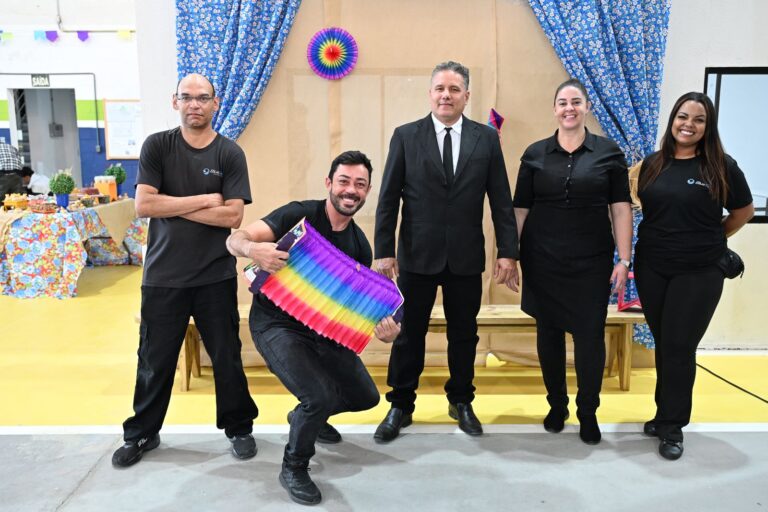 Equipe de limpeza da BlueTie em um evento